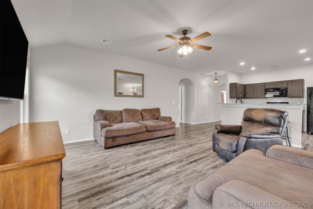 15004 S 274th East Avenue, Broken Arrow, OK 74429