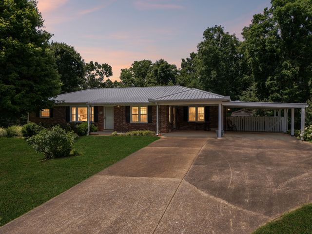 708 Hickory St, Centerville, TN 37033