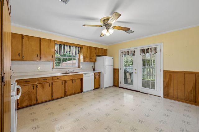708 Hickory St, Centerville, TN 37033