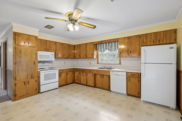 708 Hickory St, Centerville, TN 37033