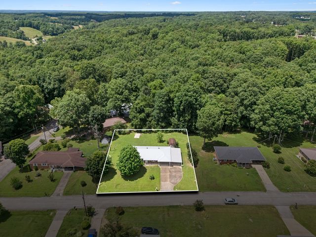 708 Hickory St, Centerville, TN 37033