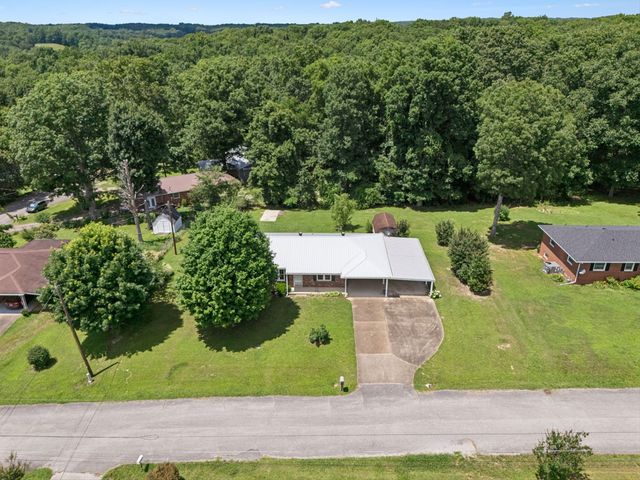 708 Hickory St, Centerville, TN 37033