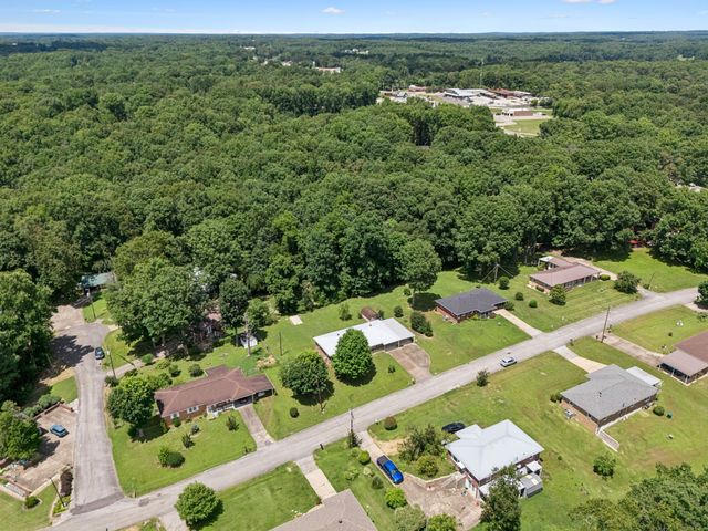 708 Hickory St, Centerville, TN 37033