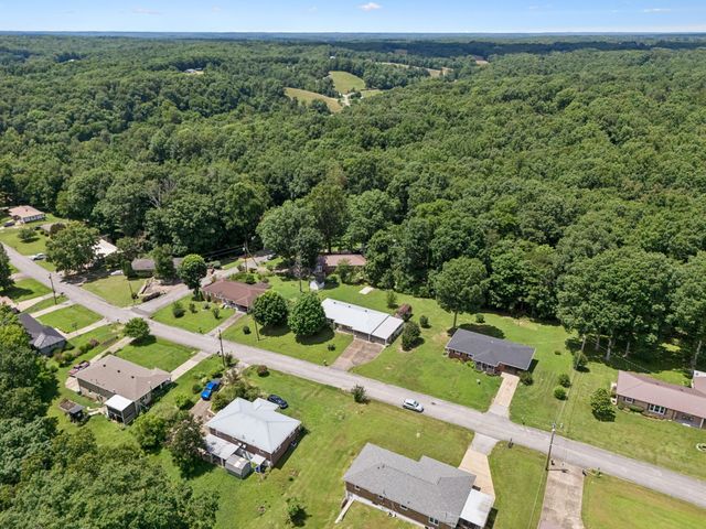 708 Hickory St, Centerville, TN 37033