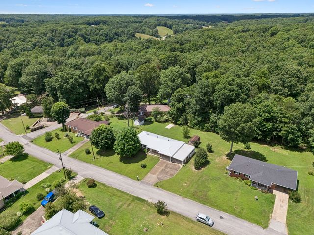 708 Hickory St, Centerville, TN 37033
