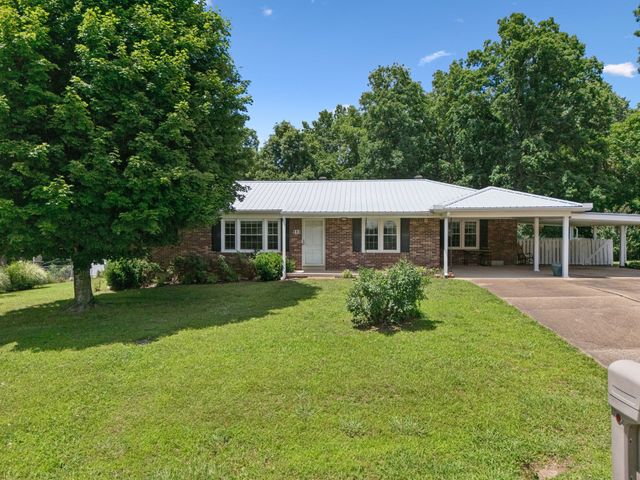 708 Hickory St, Centerville, TN 37033