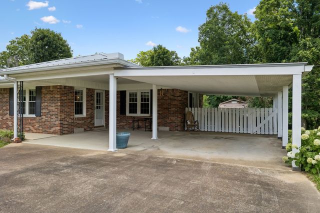 708 Hickory St, Centerville, TN 37033