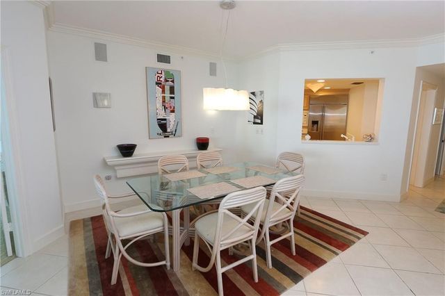 60 Seagate DR 805, Naples, FL 34103