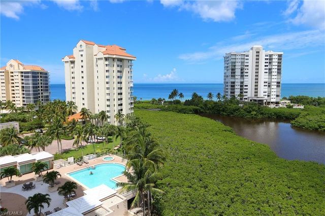 60 Seagate DR 805, Naples, FL 34103