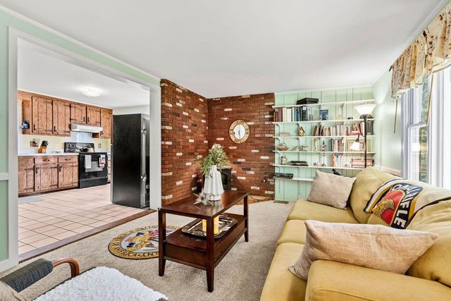 37 Baboosic Lake Road, Amherst, NH 03031