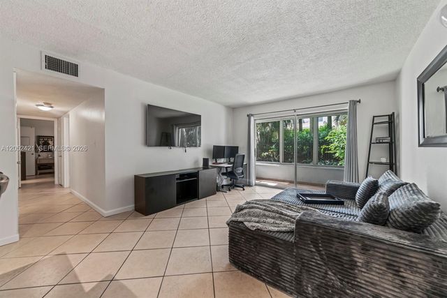 1400 Tallwood Avenue 107, Hollywood, FL 33021