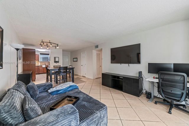 1400 Tallwood Avenue 107, Hollywood, FL 33021
