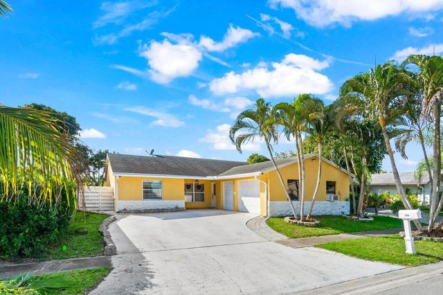 5734 Lincoln Circle E, Lake Worth, FL 33463