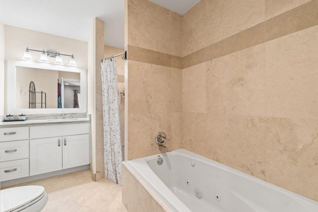 5734 Lincoln Circle E, Lake Worth, FL 33463