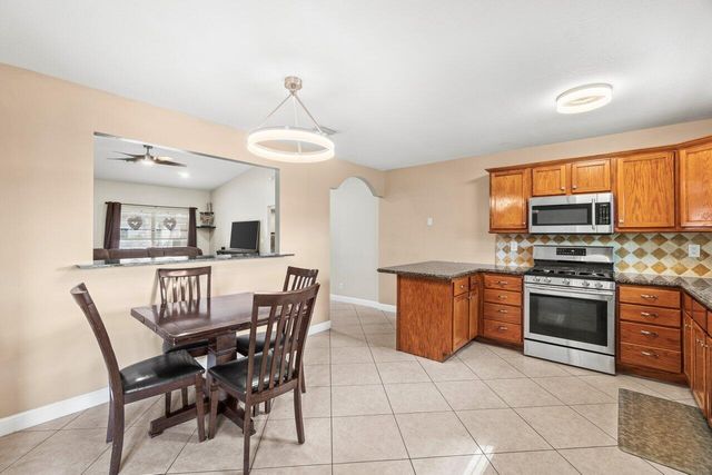 5734 Lincoln Circle E, Lake Worth, FL 33463