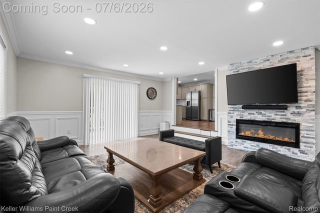 8316 Speedway Drive, Shelby Charter Township, MI 48317