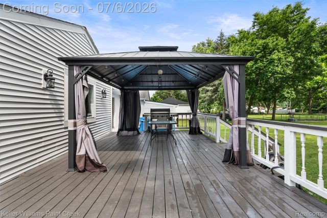 8316 Speedway Drive, Shelby Charter Township, MI 48317