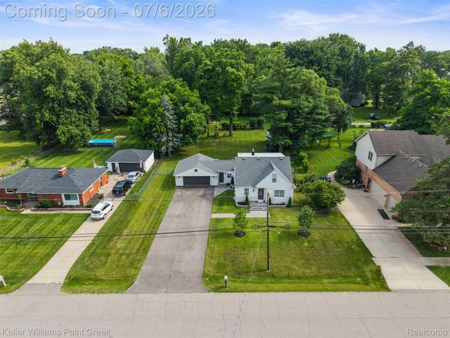 8316 Speedway Drive, Shelby Charter Township, MI 48317