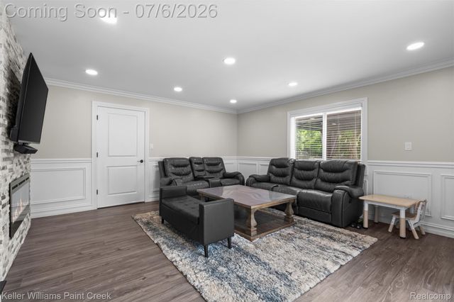 8316 Speedway Drive, Shelby Charter Township, MI 48317