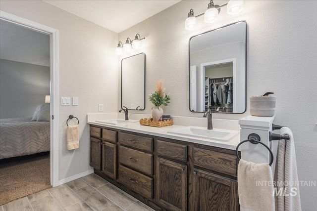 920 N Ashford, Nampa, ID 83687