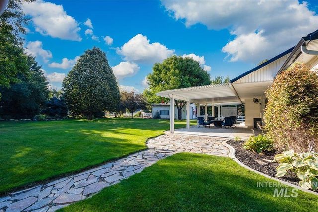 920 N Ashford, Nampa, ID 83687