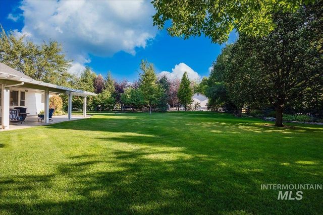 920 N Ashford, Nampa, ID 83687