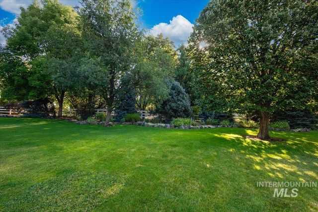 920 N Ashford, Nampa, ID 83687