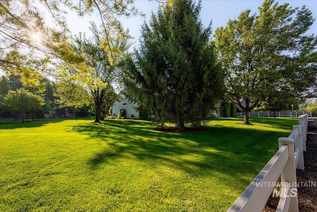 920 N Ashford, Nampa, ID 83687