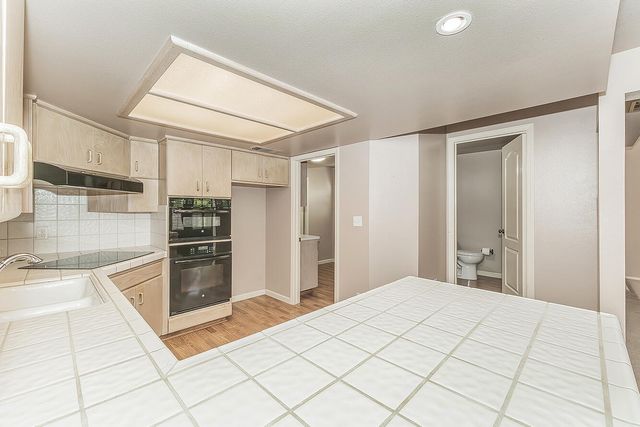 1282 W Flora Avenue, Reedley, CA 93654