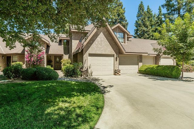 1282 W Flora Avenue, Reedley, CA 93654