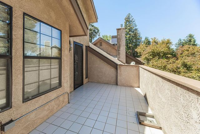 1282 W Flora Avenue, Reedley, CA 93654