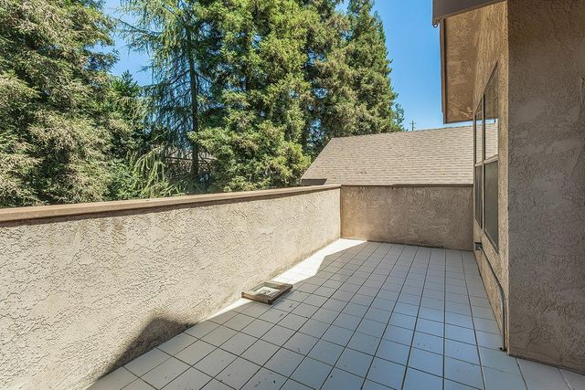 1282 W Flora Avenue, Reedley, CA 93654