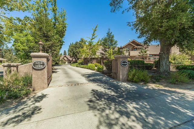 1282 W Flora Avenue, Reedley, CA 93654