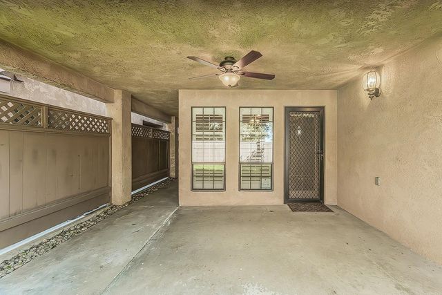 1282 W Flora Avenue, Reedley, CA 93654