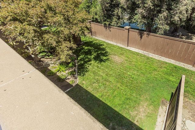 1282 W Flora Avenue, Reedley, CA 93654