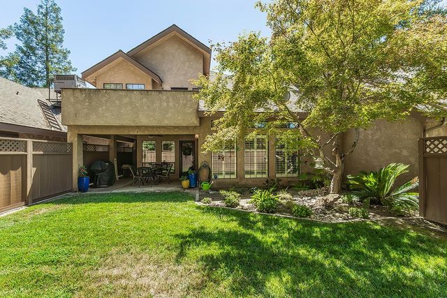 1282 W Flora Avenue, Reedley, CA 93654