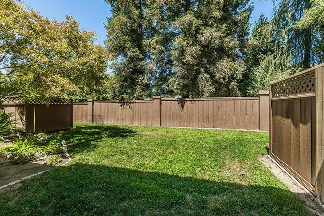 1282 W Flora Avenue, Reedley, CA 93654