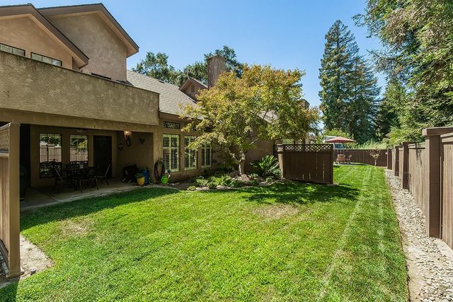 1282 W Flora Avenue, Reedley, CA 93654
