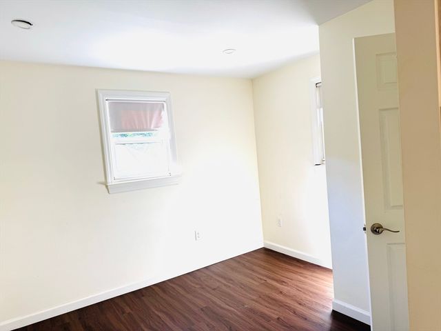 140 Midland Ave, Tisbury, MA 02568