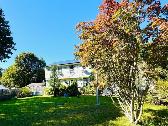 140 Midland Ave, Tisbury, MA 02568