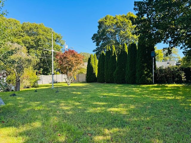 140 Midland Ave, Tisbury, MA 02568