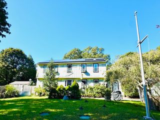 140 Midland Ave, Tisbury, MA 02568