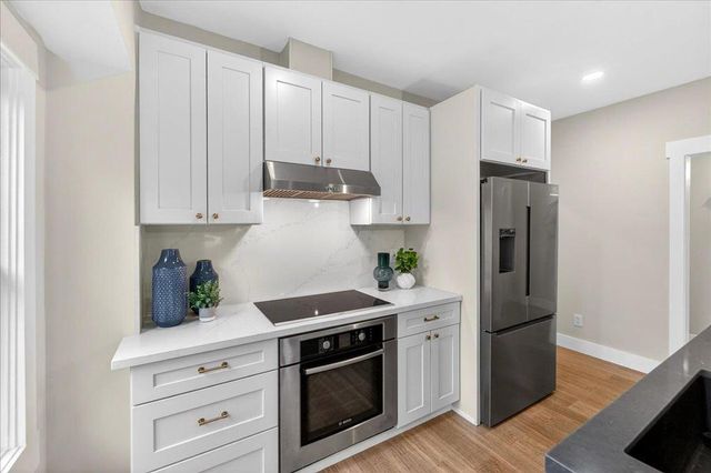 7601 Rosanna Street, Gilroy, CA 95020