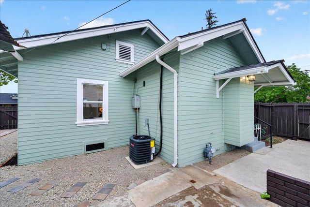 7601 Rosanna Street, Gilroy, CA 95020