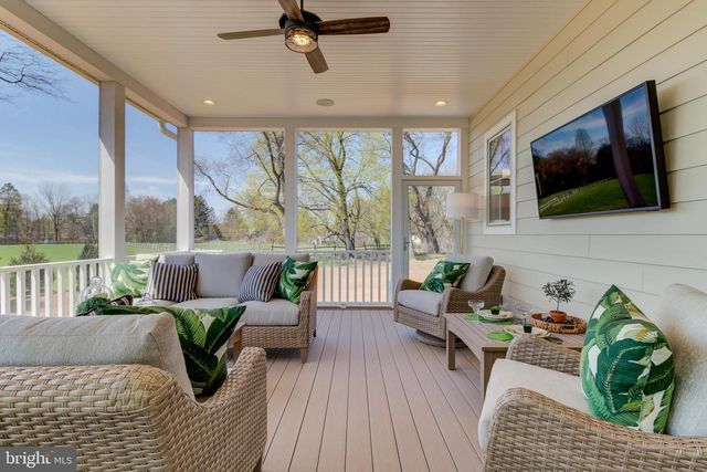 39 OLD COVERED BRIDGE RD, Newtown Square, PA 19073