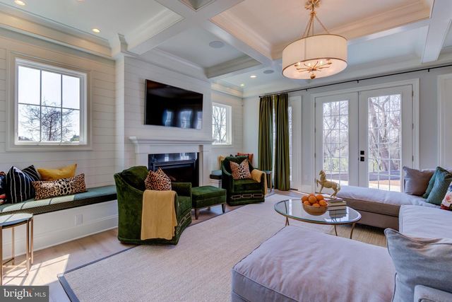 39 OLD COVERED BRIDGE RD, Newtown Square, PA 19073