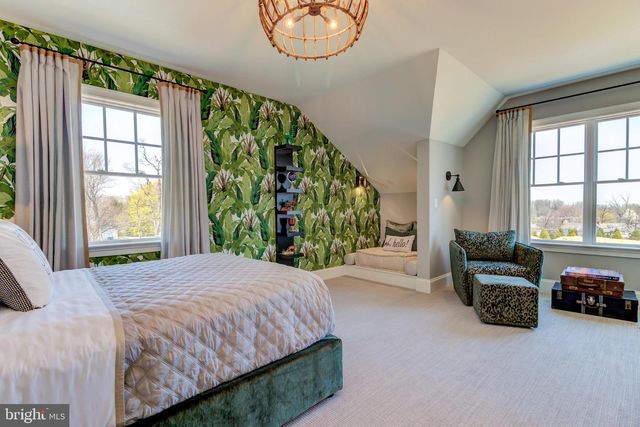 39 OLD COVERED BRIDGE RD, Newtown Square, PA 19073