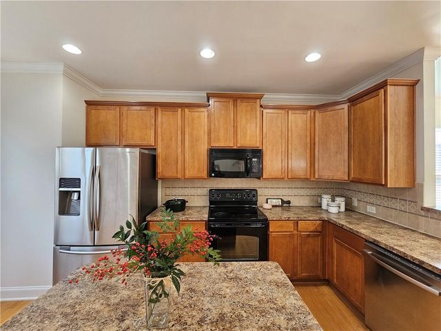 2724 Blakely Drive, Suwanee, GA 30024