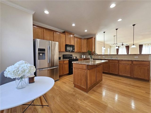 2724 Blakely Drive, Suwanee, GA 30024