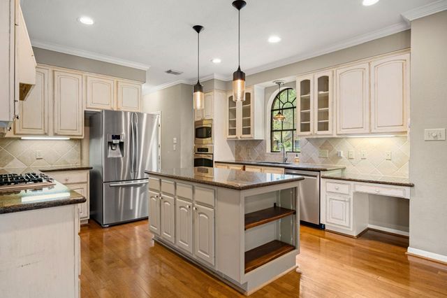 1518 Fall Wood Drive, Sugar Land, TX 77479